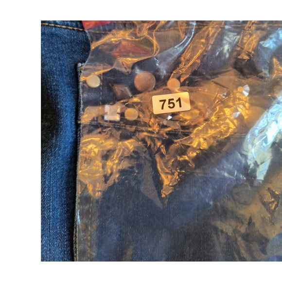 Chico's Jeans Women's Size 14 High Rise Dark Wash Stretch Embellished pockets - Picture 13 of 14